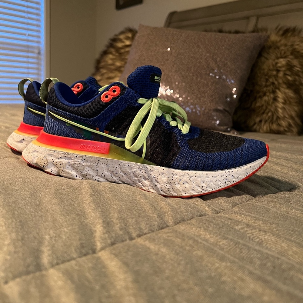 Mens Size 8 Nike react infinity flyknit